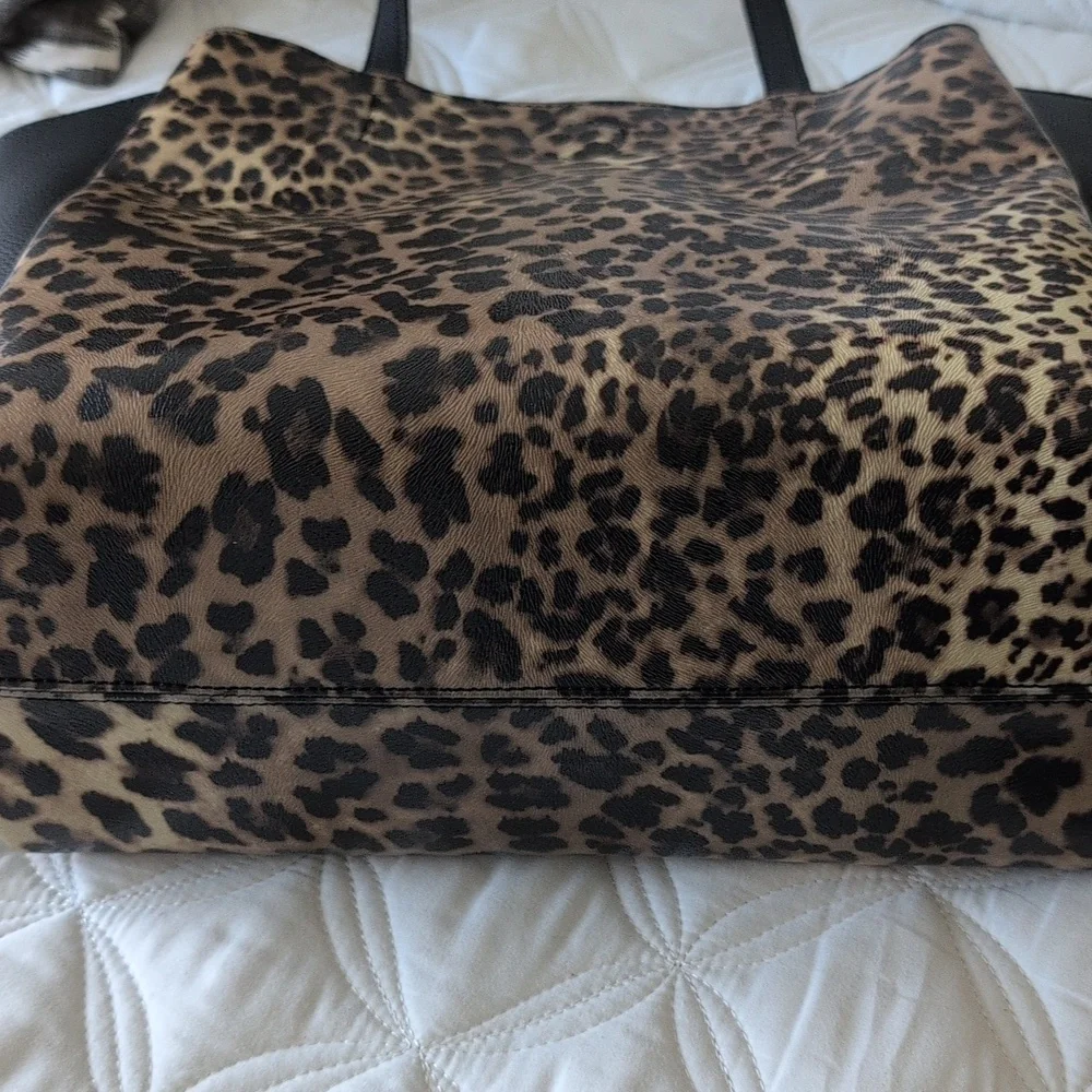 Leopard Print Black Tote Bag - Picture 4 of 7